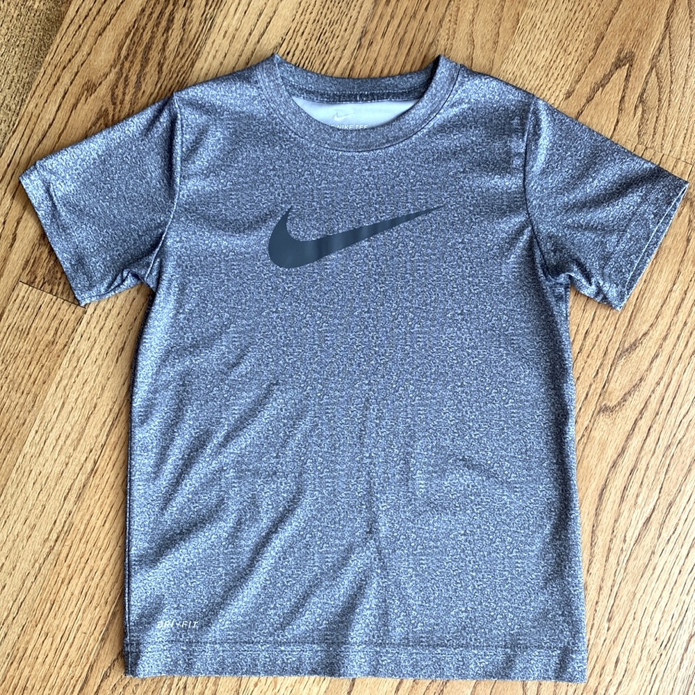 Nike boys DRI-FIT t-shirt, sz 7